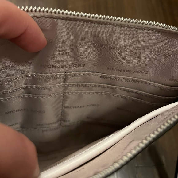 Michael Kors Clutch - White & Silver Floral Print - Picture 6 of 7